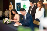 Gặp gỡ phù thủy “Thổi hồn vào xi măng mang trái tim của nến” – Vinh Nến Thơm